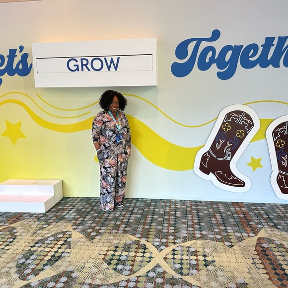 BEVMUR1985 LIVE SHOW at 5:08PM EST  on SATURDAYS “SATURDAY’S SATCHELS” - Picture 4 of 15